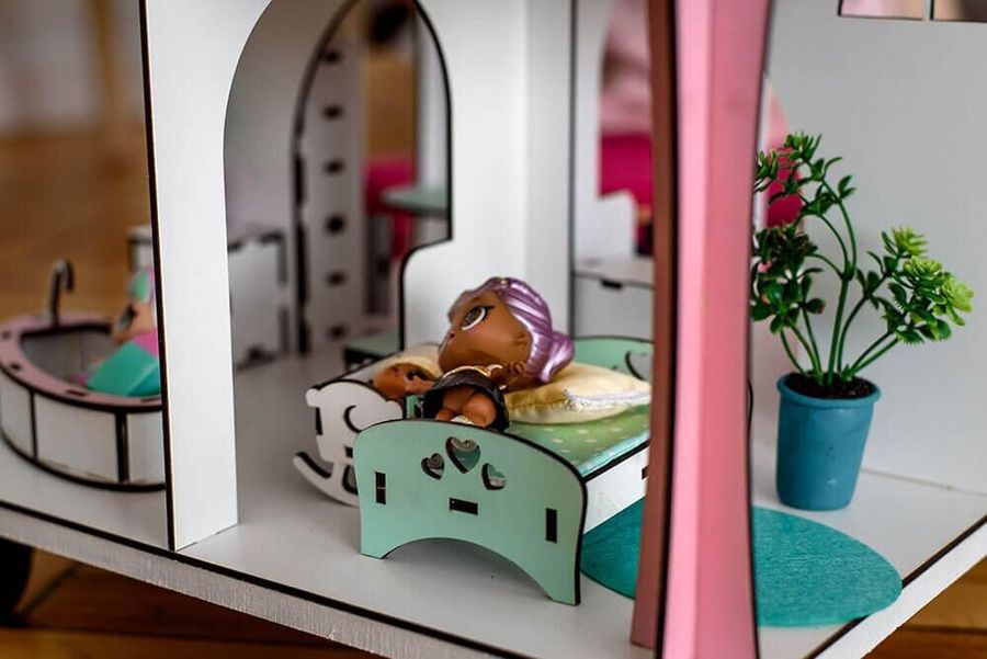 Четырехсторонний кукольный домик NestWood для LOL на подставке с колесами, без мебели, розовый