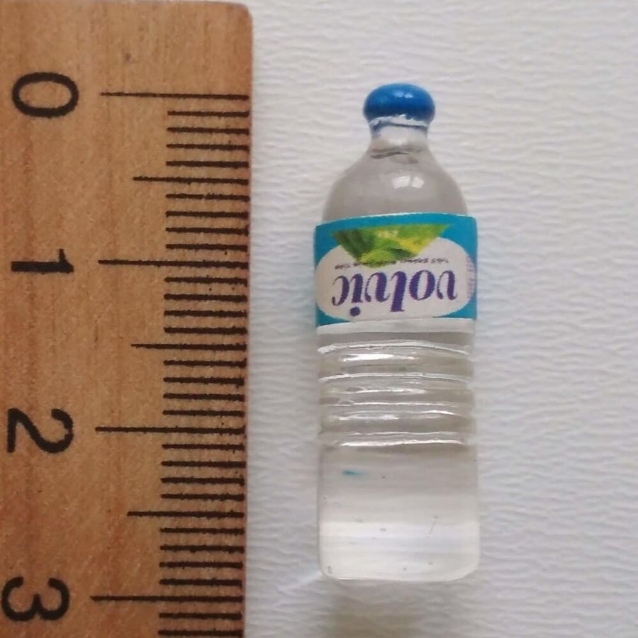 Лялькова вода в пляшці